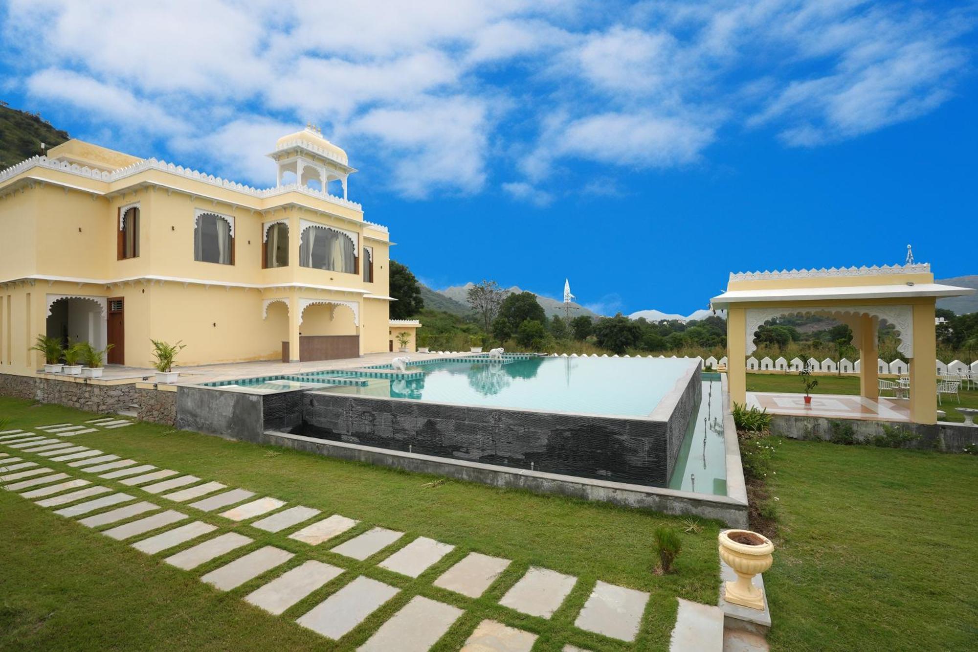 Maangarh Resorts Udaipur Bagian luar foto