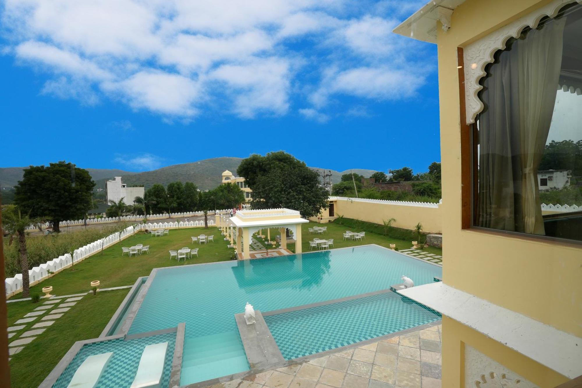 Maangarh Resorts Udaipur Bagian luar foto