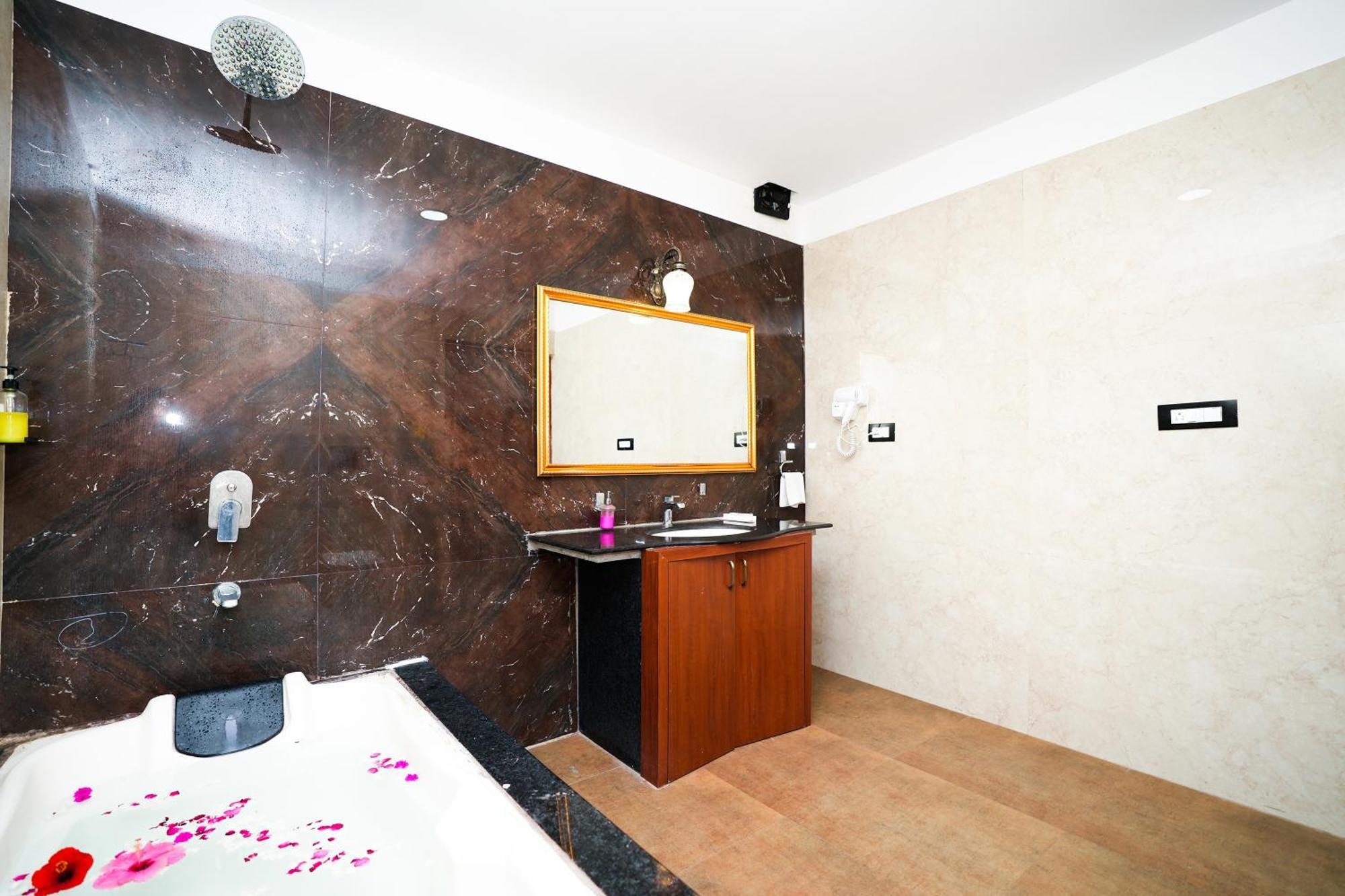 Maangarh Resorts Udaipur Bagian luar foto