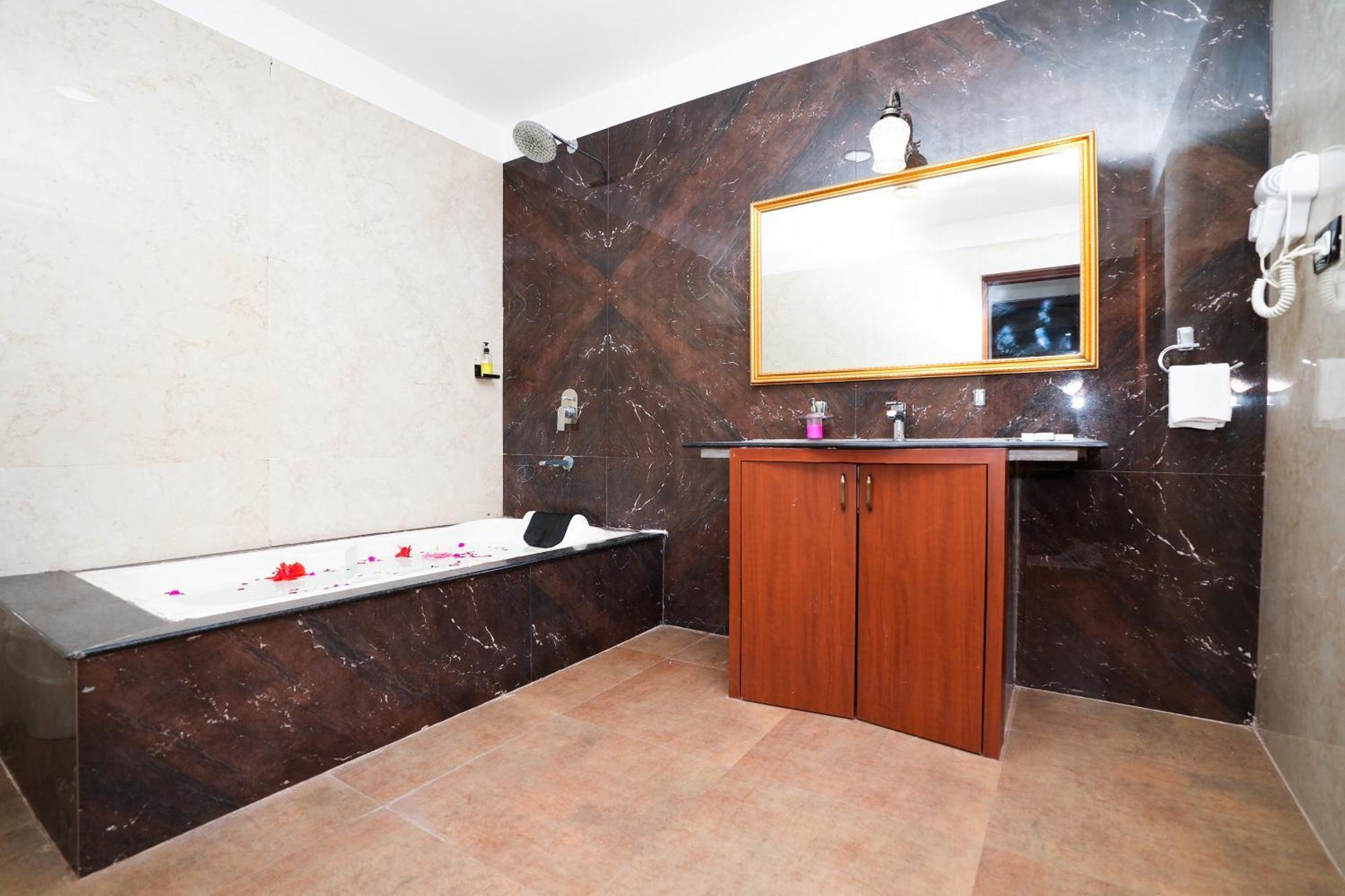 Maangarh Resorts Udaipur Bagian luar foto