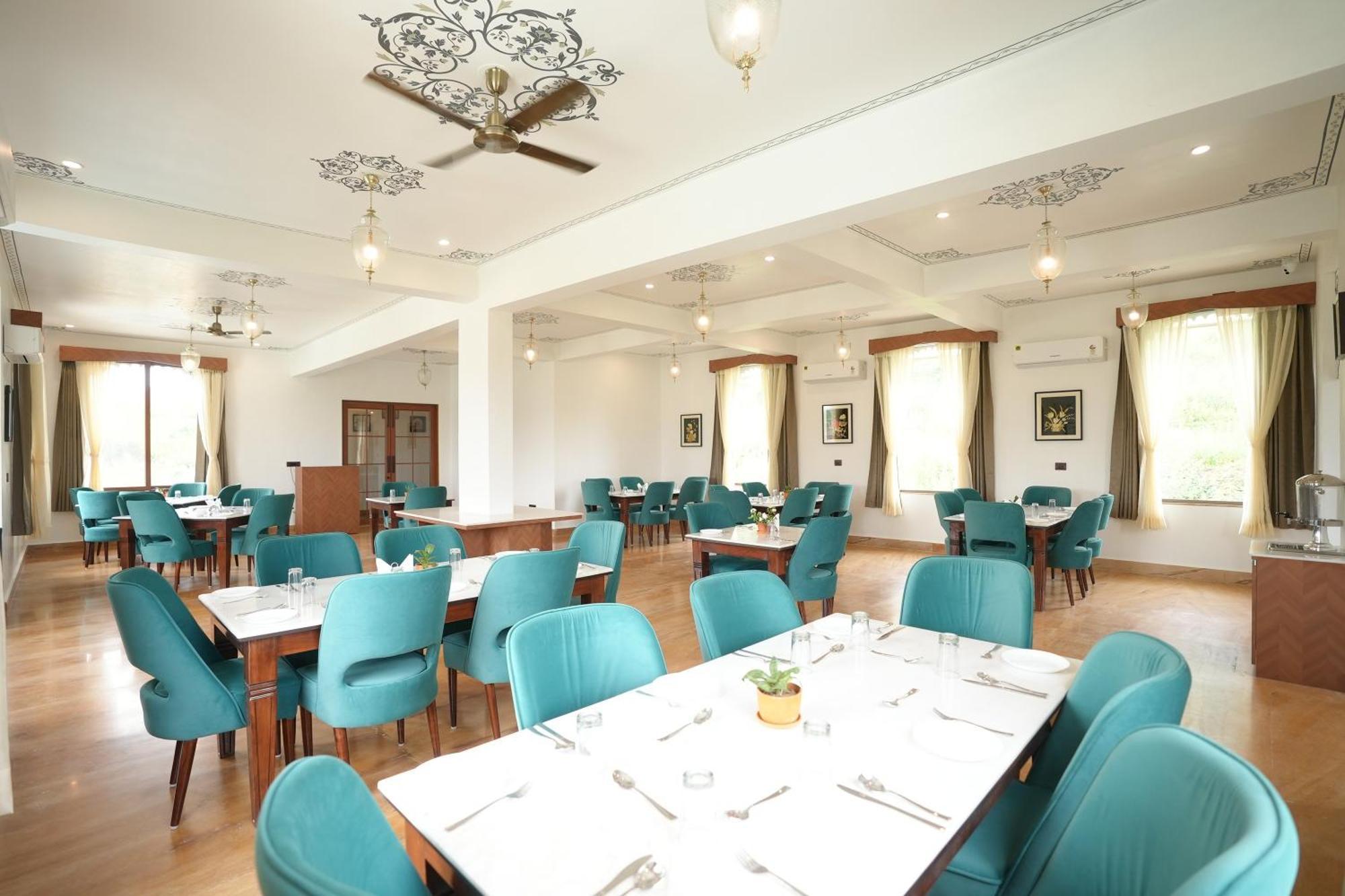 Maangarh Resorts Udaipur Bagian luar foto