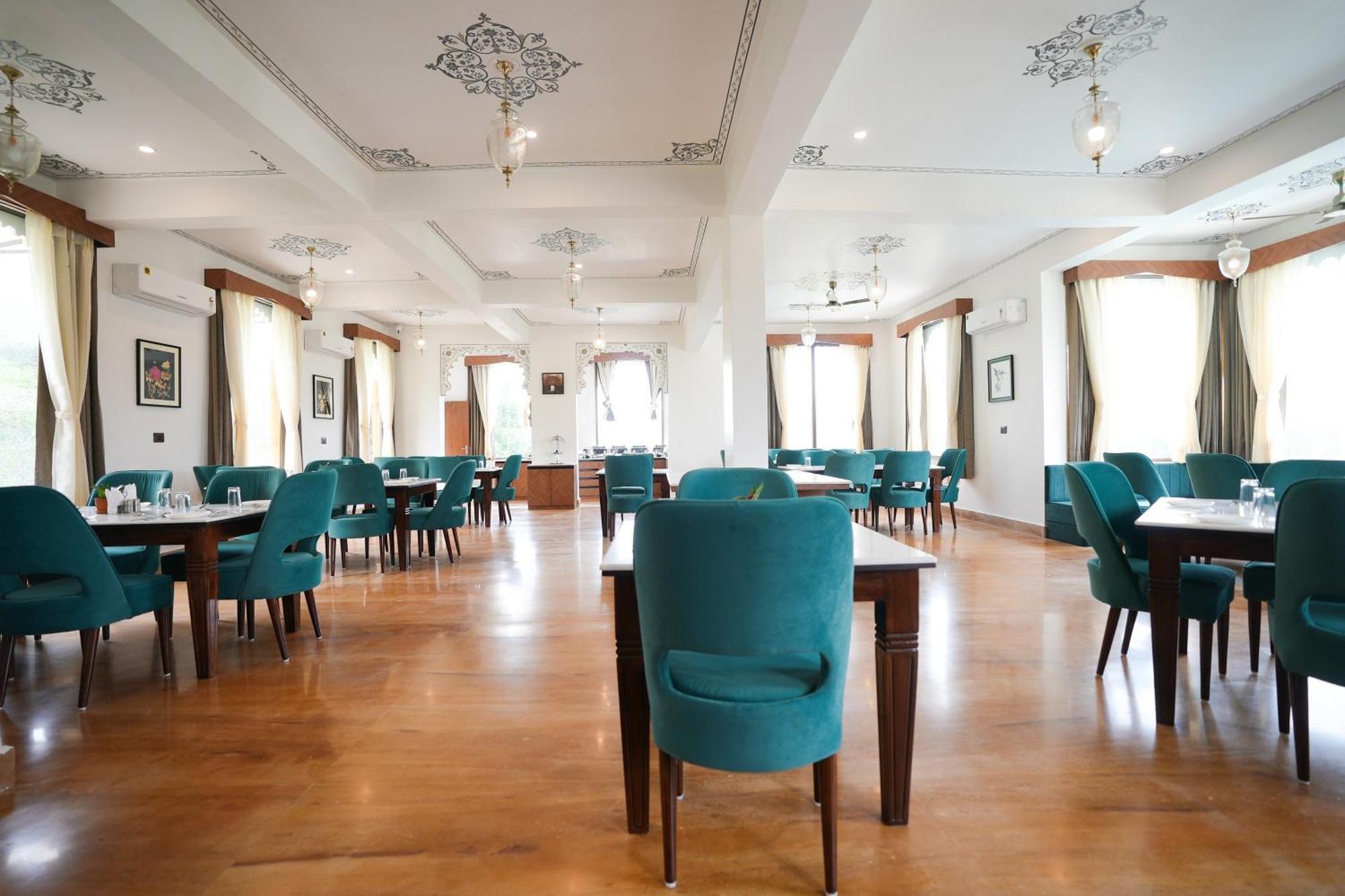 Maangarh Resorts Udaipur Bagian luar foto