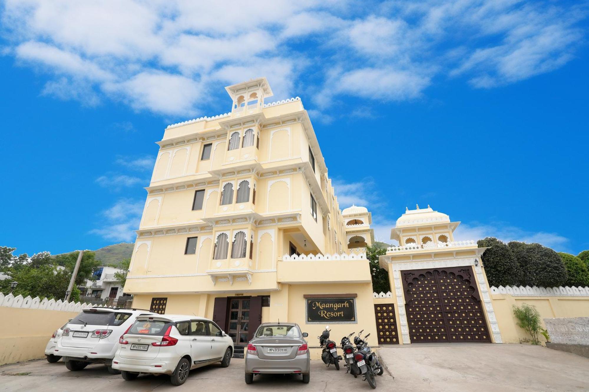 Maangarh Resorts Udaipur Bagian luar foto