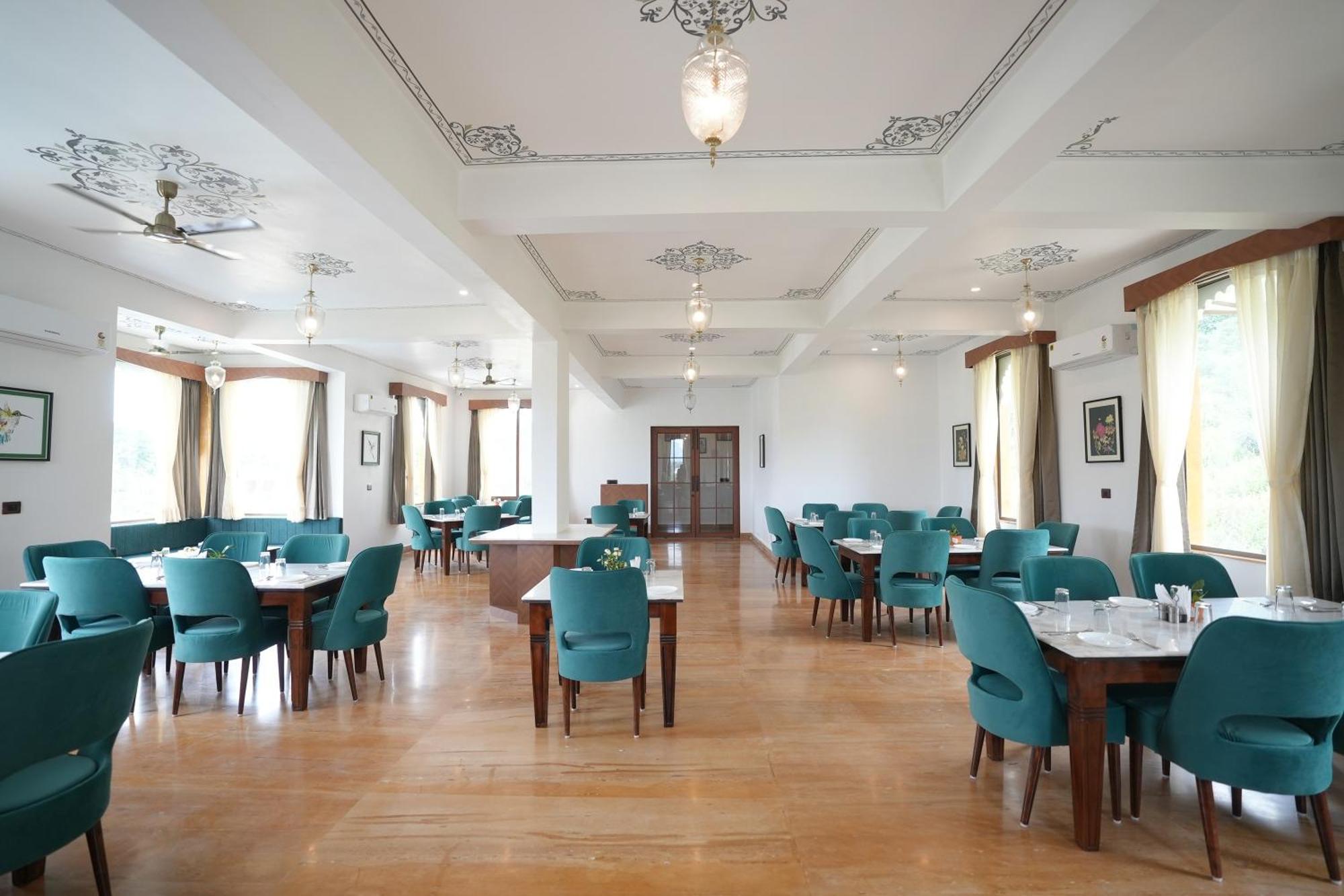 Maangarh Resorts Udaipur Bagian luar foto