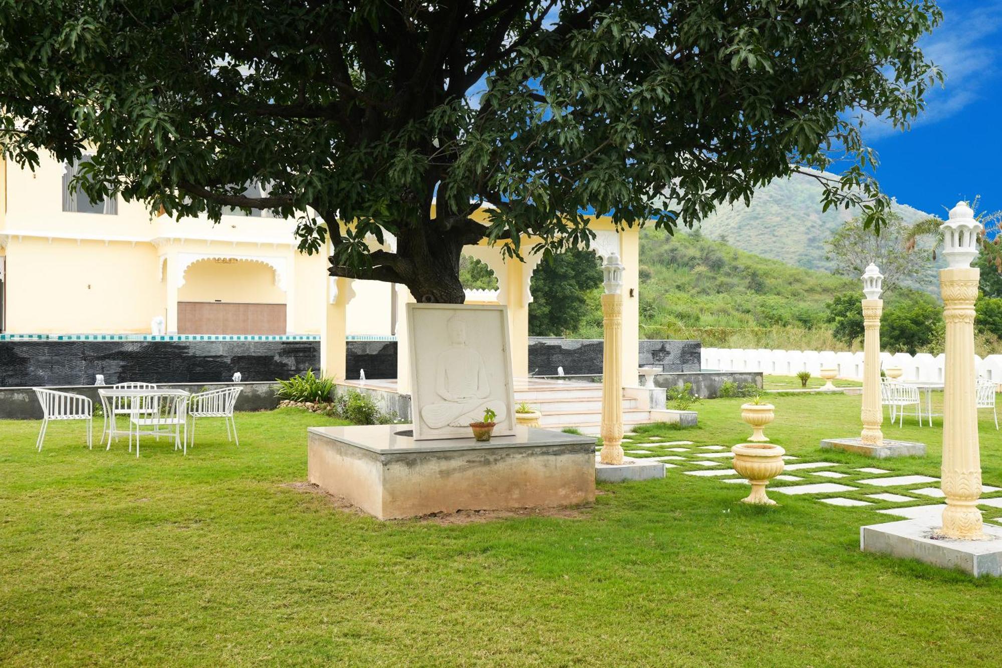Maangarh Resorts Udaipur Bagian luar foto